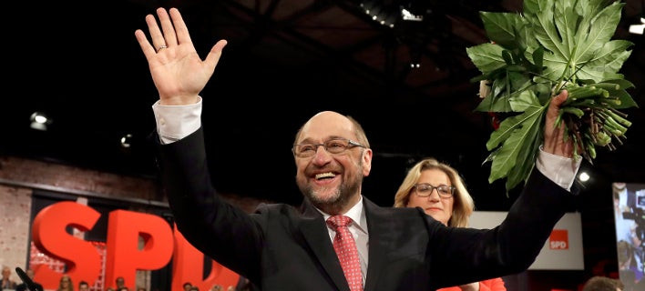 Ένα βήμα πιο κοντά στην καγκελαρία ο Μ. Σουλτς: Εξελέγη πρόεδρος του SPD παμψηφεί.